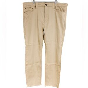 Old Navy Men's Slim Fit Chinos in Tan. Size 44X30